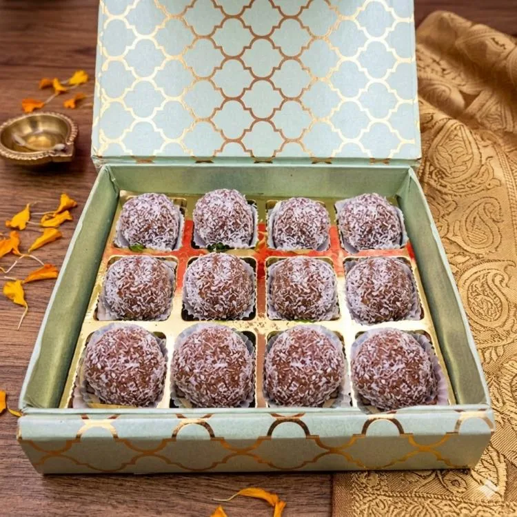 Narkeler Nadu — Coconut Laddu